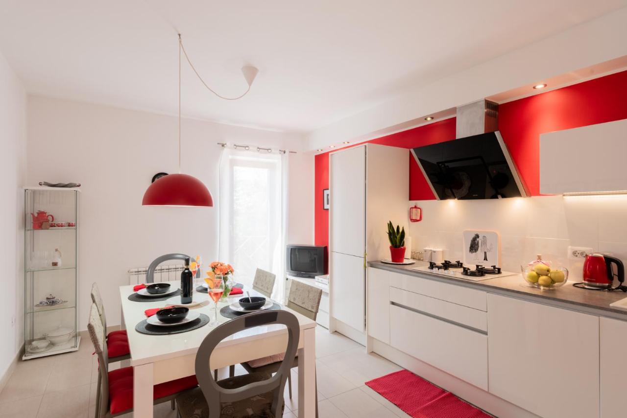 Apartment Anna Pula Bagian luar foto
