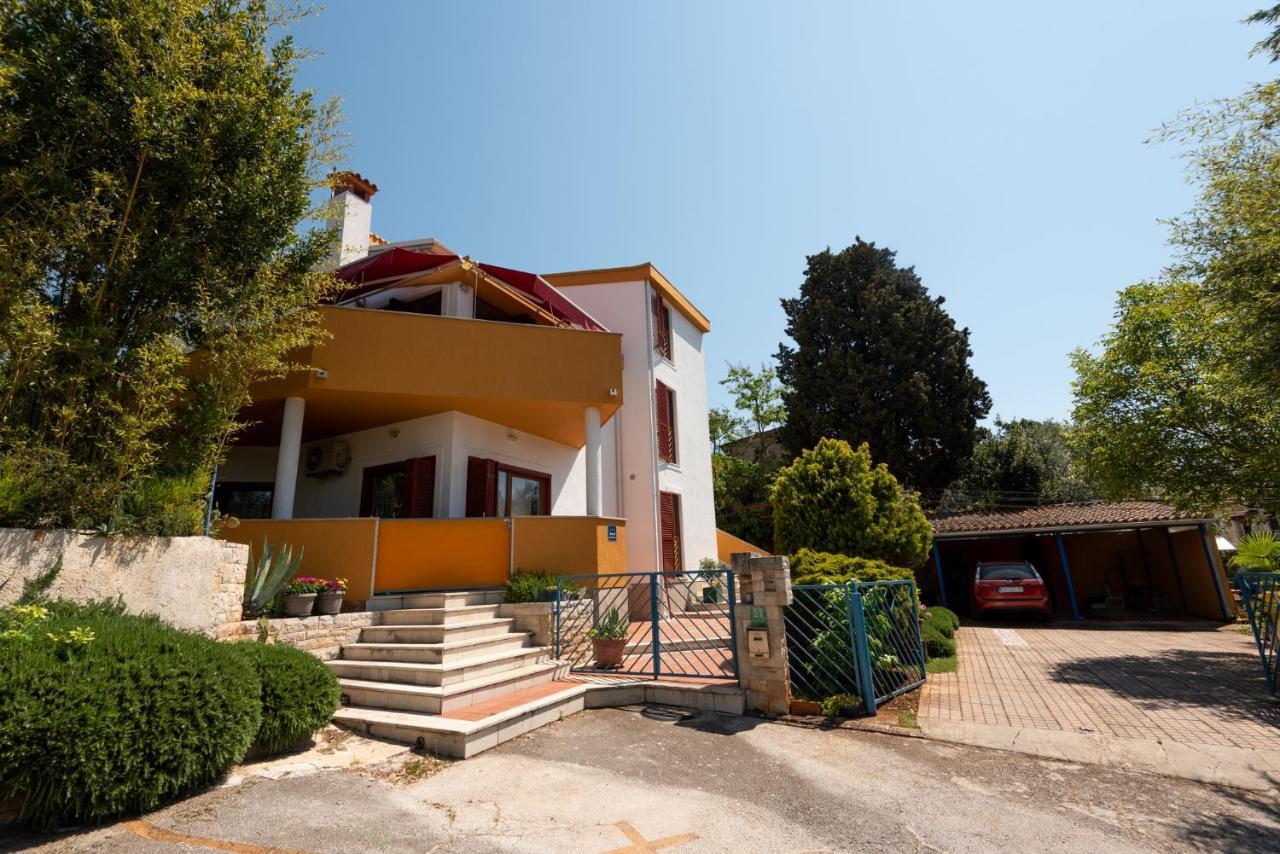 Apartment Anna Pula Bagian luar foto